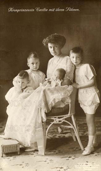 La princesse Cécilie avec ses fils