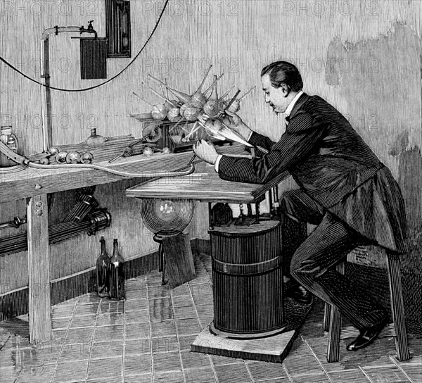 Fabrication of a cathodic lightbulb