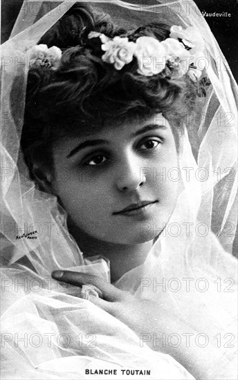 Blanche Toutain, 1906