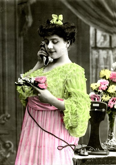 La belle au téléphone