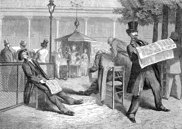 Lecture des journaux au Palais Royal, PARIS