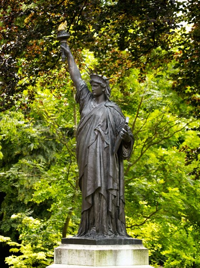 La liberte eclairant le monde liberty illuminates the world by Auguste Bartholdi