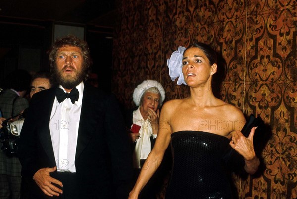 Jan. 1, 2011 - Hollywood, California, U.S. - STEVE MCQUEEN AND ALI MACGRAW.TRIBUTE TO JAMES CAGNEY.1974.9673.  / /   STEVEMCQUENRETRO.(Credit Image: Ã‚Â© Phil Roach/Globe Photos/ZUMAPRESS.com)