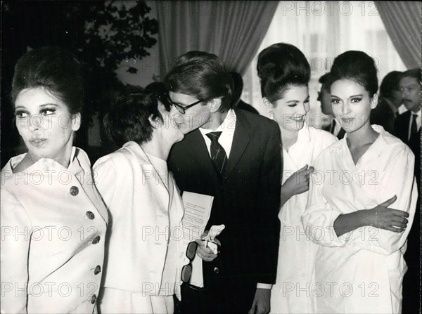 Yves Saint-Laurent et Zizi Jeanmaire, 1962