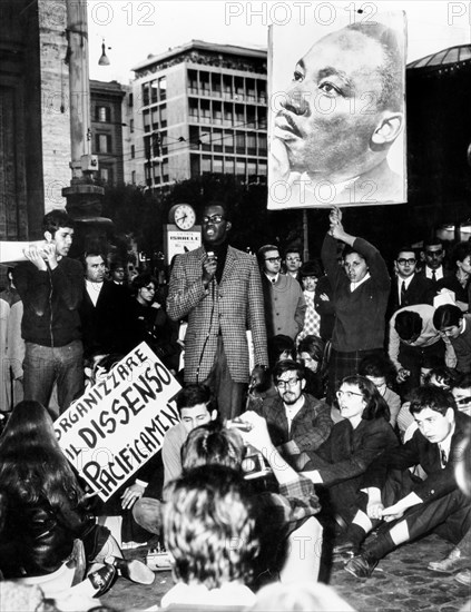 Manifestation pacifique en hommage à Martin Luther King