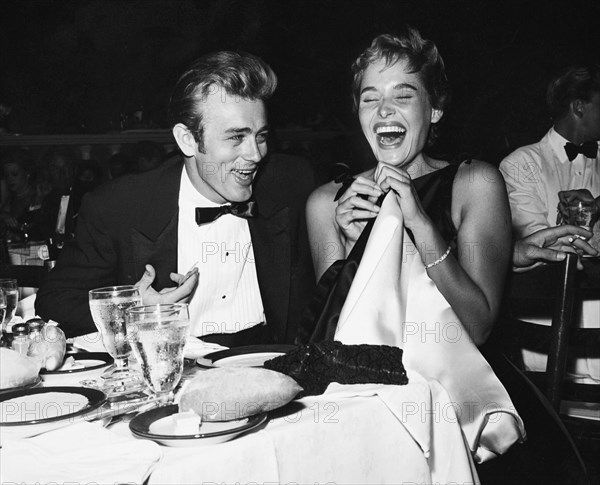 James Dean et Ursula Andress, vers 1955