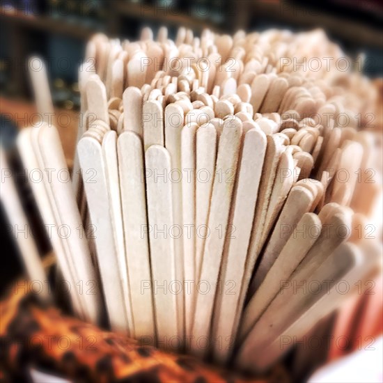 Disposable wooden drink stirrers