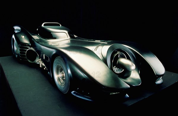 1989, Film Title: BATMAN, Director: TIM BURTON, Pictured: BATMOBILE, TIM BURTON. (Credit Image: SNAP)