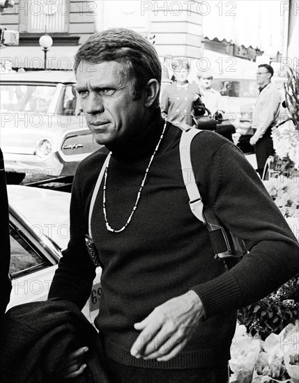 Studio Publicity Still from "Bullitt" Steve McQueen 1968 Warner / Seven Arts   File Reference # 31537_557THA