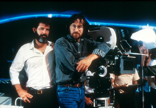 STEVEN SPIELBERG (DIR) O/S 'INDIANA JONES AND THE TEMPLE OF DOOM' (1984) WITH GEORGE LUCAS (DIR) SVSG 008