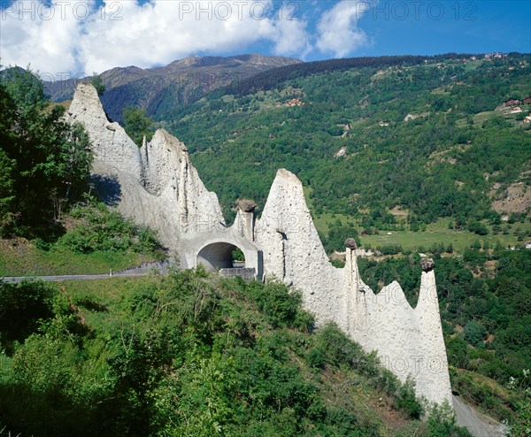 Les Pyramides d'Euseigne earth pyramides hoodoos of Euseigne