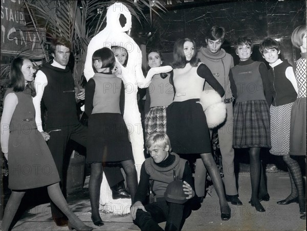 Sep. 09, 1966 - MEN'S FASHION BOUTIQUE OPENED BY PIERRE CARDIN PIERRE CARDIN, THE FAMOUS FRENCH COUTURIER, OPENED A MEN'S FASHION BOUTIQUE IN FAUBOURG SAINT-HONORE NEAR THE ELYSEE PALACE TODAY. OPS: MALE AND FEMALE MODELS OF THE NEW BOUTIQUE.