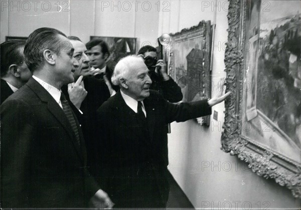 Dec. 13, 1969 - Chaban-Delmas and Malraux Looking at a Chagall Painting