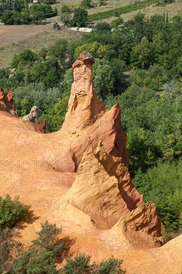 Hoodoo on the site of the Colorado of Rustrel (Provence - France): remains of ochre quarries (France).
Le Colorado de Rustrel.