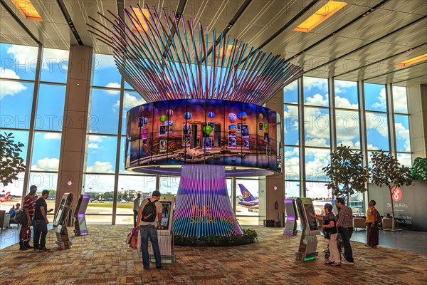 The Social Tree in Changi, Singapore's international airport. This lets travelers take "selfie" photos