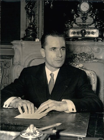 1964 - The new president of French National Assembly.: Newly elected president of the French Parliament, M. Chaban-Delmas, photographed at his desk this morning. © Keystone Pictures USA/ZUMAPRESS.com/Alamy Live News