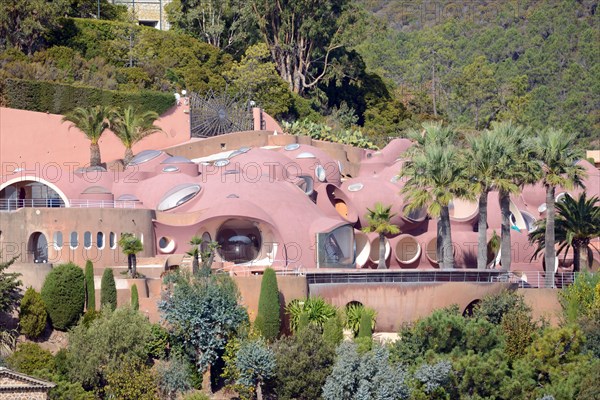 Bubble House or Palais Bulles (Pierre Cardin), designed by Antti Lovag (1975-89), Théoule-sur-Mer, Alpes-Maritimes, France