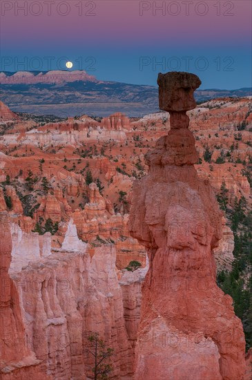 Moonrise, Thors Hammer, Bryce Canyon National Park, Utah