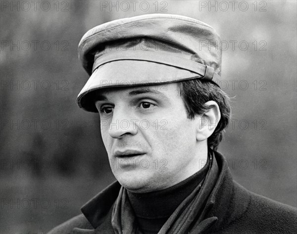 Director Francois Truffaut during a break in filming "Fahrenheit 451", March 28, 1966.   File Reference # 1099_001THA © JRC /The Hollywood Archive - All Rights Reserved