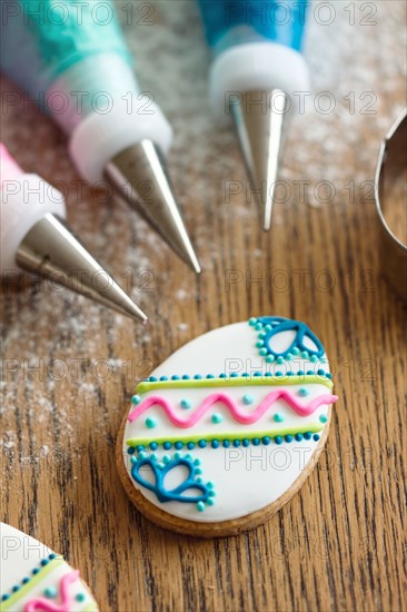 Decorating Easter cookies