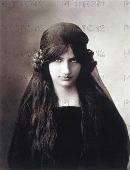 Jeanne Hebuterne, vers 1914