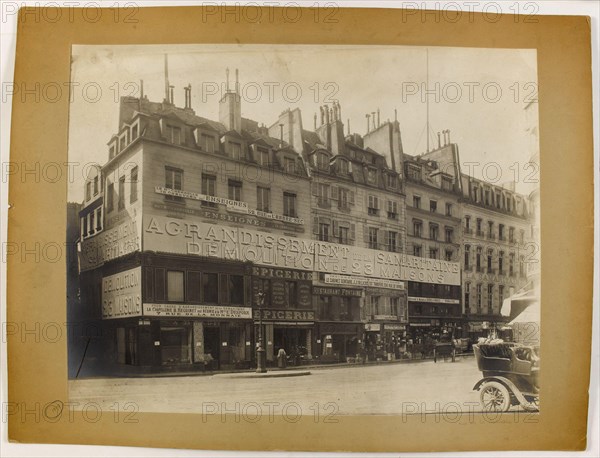 Rue de la Monnaie. View store La Samaritaine, Rue de la Monnaie, 1st arrondissement, Paris. Anonyme. Rue de la Monnaie. "Vue des magasins de la Samaritaine, rue de la Monnaie, 1er arrondissement, Paris". en 1898-1898. Paris, musée Carnavalet.