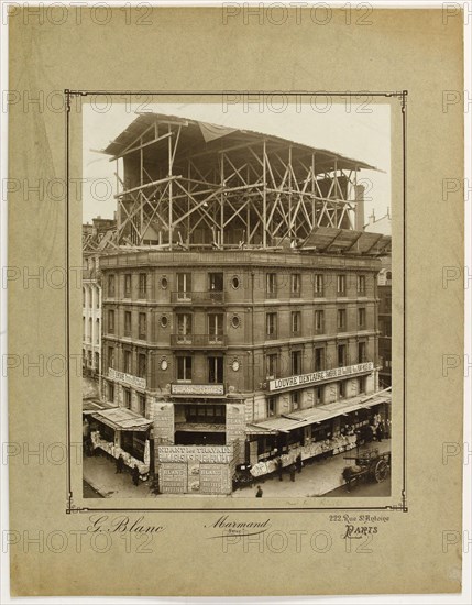 Rivoli Street. Facade of the Samaritan woman, rue de Rivoli, 1st arrondissement, Paris Blanc, Germain. Rue de Rivoli. "Façade de la Samaritaine, rue de Rivoli, 1er arrondissement, Paris". Tirage au gélatino-bromure d'argent. Paris, musée Carnavalet.