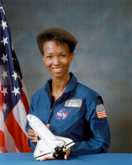S87-45893 (October 1987) --- Astronaut Mae Jemison