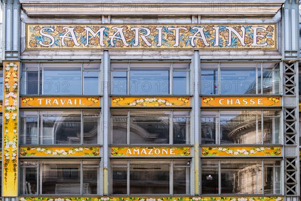 Samaritaine department store shop sign - Paris