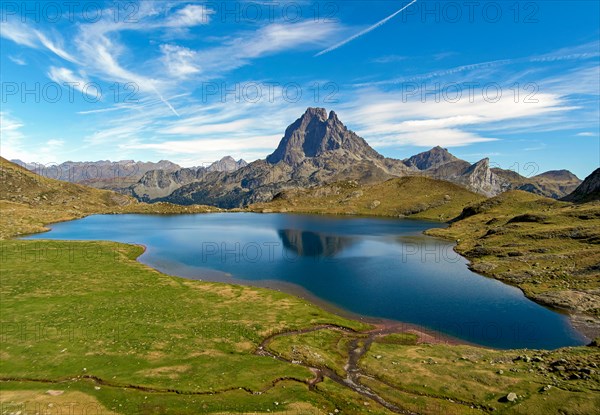 Lac Gentau taken from Refuge Ayous (1,980m) towards Pic du Midi d'Ossau (2,884m), French Pyrénées, France