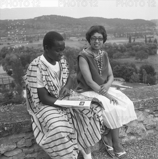 Josephine Baker at Castle Les Milandes J.B. with African student Date: June 26, 1961 Location: France Keywords: castles, students Personal name: Baker, Josephine