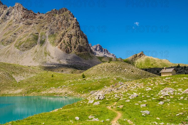 Lake sainte anne qeyras in hautes alpes in france