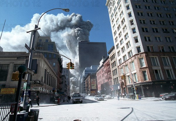World Trade Center fire/ terrorism September 11, 2001. Tower One collapses. (© Richard B. Levine)