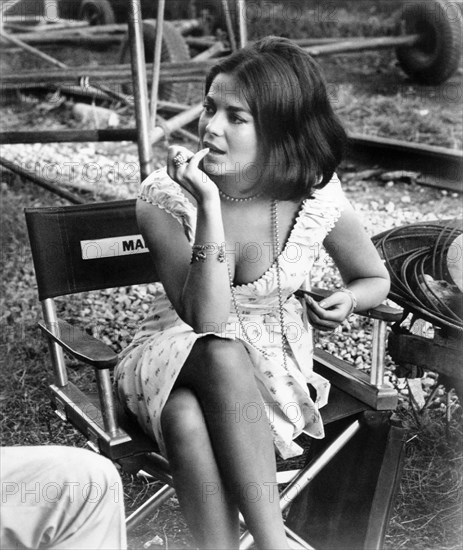 Natalie Wood THIS PROPERTY IS CONDEMNED 1966 on set location candid filming director Sydney Pollack play Tennessee Williams screenplay Francis Ford Coppola  Seven Arts Productions / Paramount Pictures