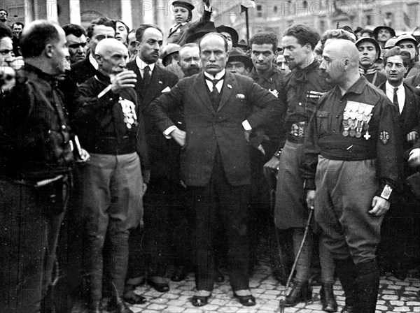 Benito Mussolini, during the march on Rome, with some of the quadruphires: from the left Emilio De Bono, Italo Balbo and Cesare Maria De Vecchi. 28 October 1922