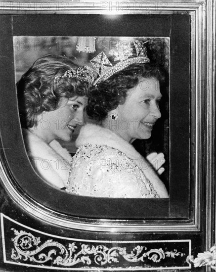 Queen Elizabeth II and Princess Diana in stage coach