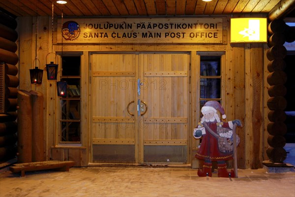 Finland, Lapland, Rovaniemi, 'Santa of Claus Village', post, wooden door Scandinavia, Finnish Lapland, close polar circle, town, 'Santa of Claus Office', house, post, 'Santa of Claus Main Post Office', input, attraction, tourist attraction, place of interest, tourism