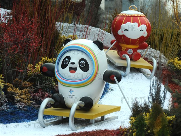 Beijing, Beijing, China. 21st Jan, 2022. On January 21, 2022, all winter Olympic themed flower beds along Chang'an Street in Beijing were unveiled to welcome the arrival of 2022 Beijing Winter Olympic Games. (Credit Image: © SIPA Asia via ZUMA Press Wire)