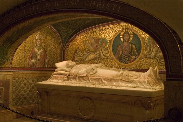 Christianity crypt culture grave Pius XI pope religion Saint Peter basilica Vatican