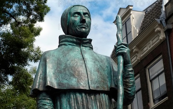 A statue of Pope Adrian VI, a Dutchman from Utrecht, is seen in a street in Utrecht, the Netherlands August 5, 2017. © John Voos