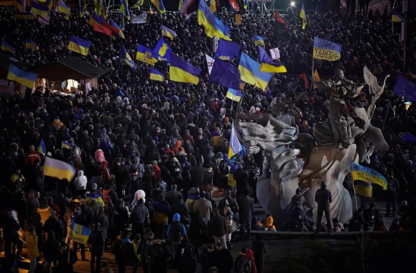 A lot of people on Maidan Nezalezhnosti during the revolution in