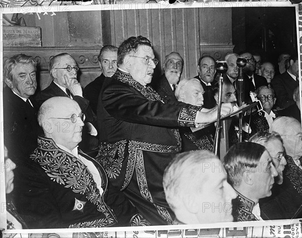 Édouard Herriot during the public reception following his election as a member of the Académie française. Date: June 28, 1947 Location: France, Paris Keywords: societies, ministers, politicians Personal name: Académie française, Édouard Herriot