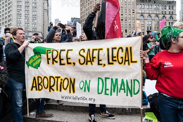 New York, USA. May 3, 2022, New York, New York, United States: More than 3 thousand people rally on Foley Square for abortion rights for women in light of Supreme Court leak showing that conservative majority of Supreme Court plan to overthrow Wade vs. Roe decision effectively banning abortions in the country. The rally is kick start the week of protests across the country demanding abortion rights. (Credit Image: © Lev Radin/Pacific Press via ZUMA Press Wire) Credit: ZUMA Press, Inc./Alamy Live News