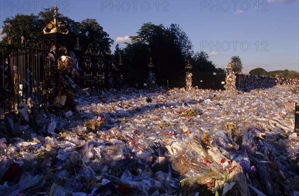 Princess Diana Flowers outside Kensington Palace after her death in August 1997