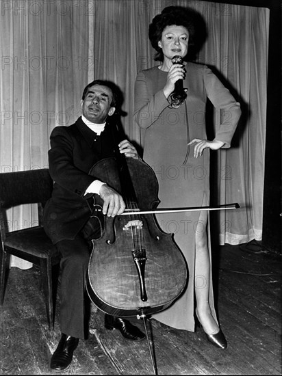 Violinist Maurice Baquet performing with singer Regine