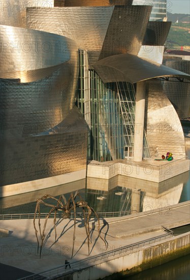 Guggenheim Museum, Bilbao, Spain, Architect : Frank Gehry