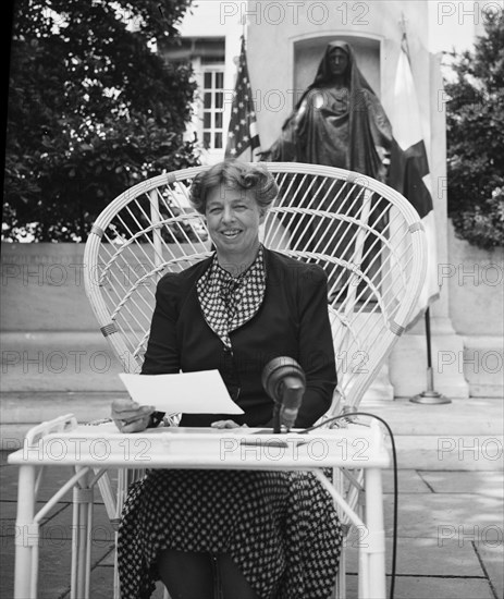 Entitled: "Mrs. Franklin D. Roosevelt recording for the sound movie camera her appeal for contributions to the $10,000,000 Red Cross relief fund for aid to civilians and wounded in the European countries now at war. The first lady posed for the cameramen