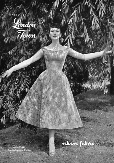 1955 British advertisement for a London Town dress using Sekers Fabric.
