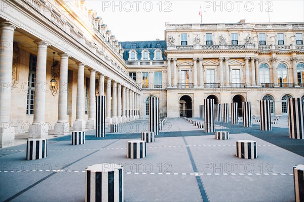 Sunset in cour d honneur palais royal, Paris