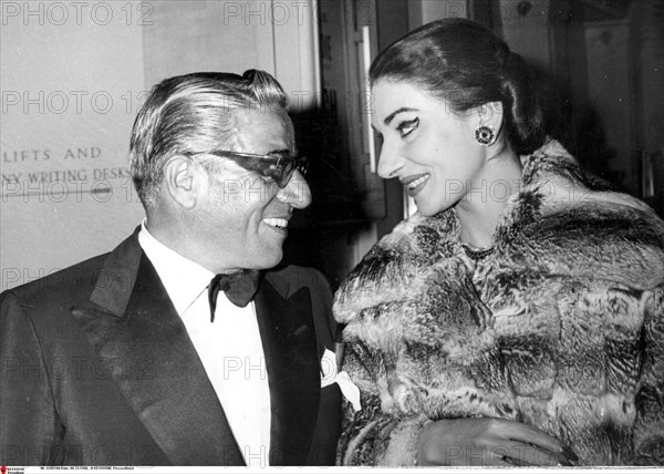 5205150 (900311) Maria CALLAS, italienische S‰ngerin griechischer Herkunft und Aristoteles ONASSIS, 1959 in London. 'KEYSTONE